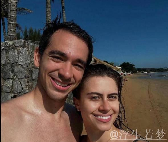 雨果女友大胆换装!情侣合体晒身材,巴西风情热辣十足 雨果女友大胆换装!情侣合体晒身材,巴西风情热辣十足